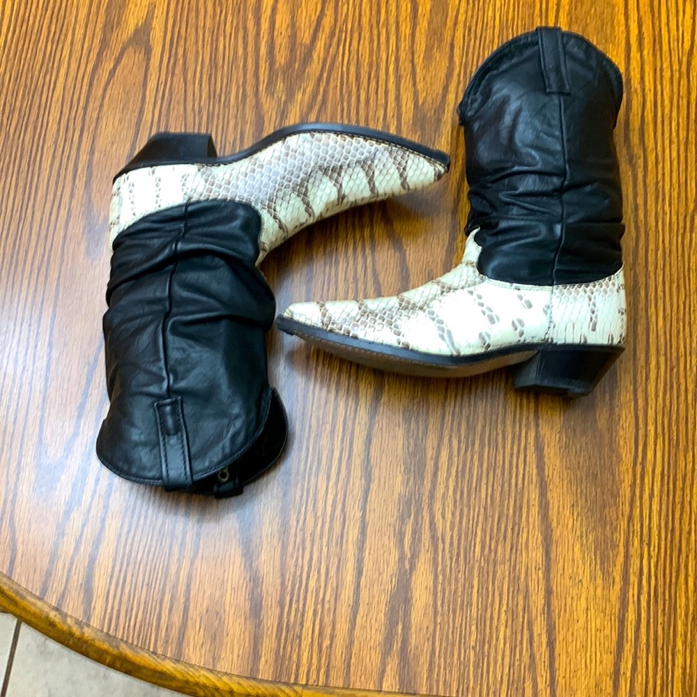 Snake skin boots (real snake skin)